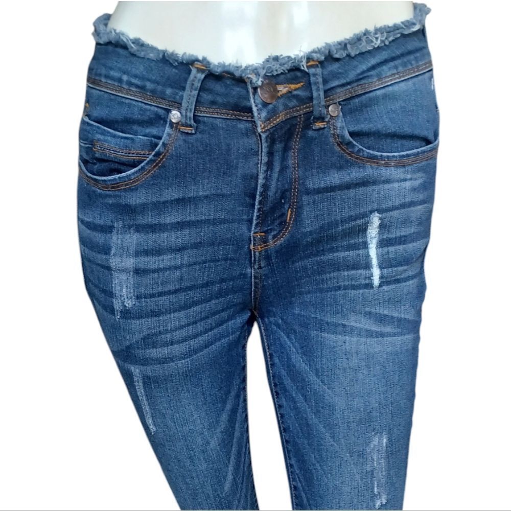 8134.....Women's Nine Planet Skinny Jeans Size 3, W25"  26"Inseam  8 1/2"Rise